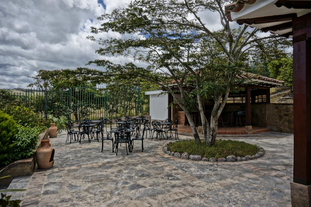 Club Campestre El Bosque De La Villa Villa de Leyva Bagian luar foto